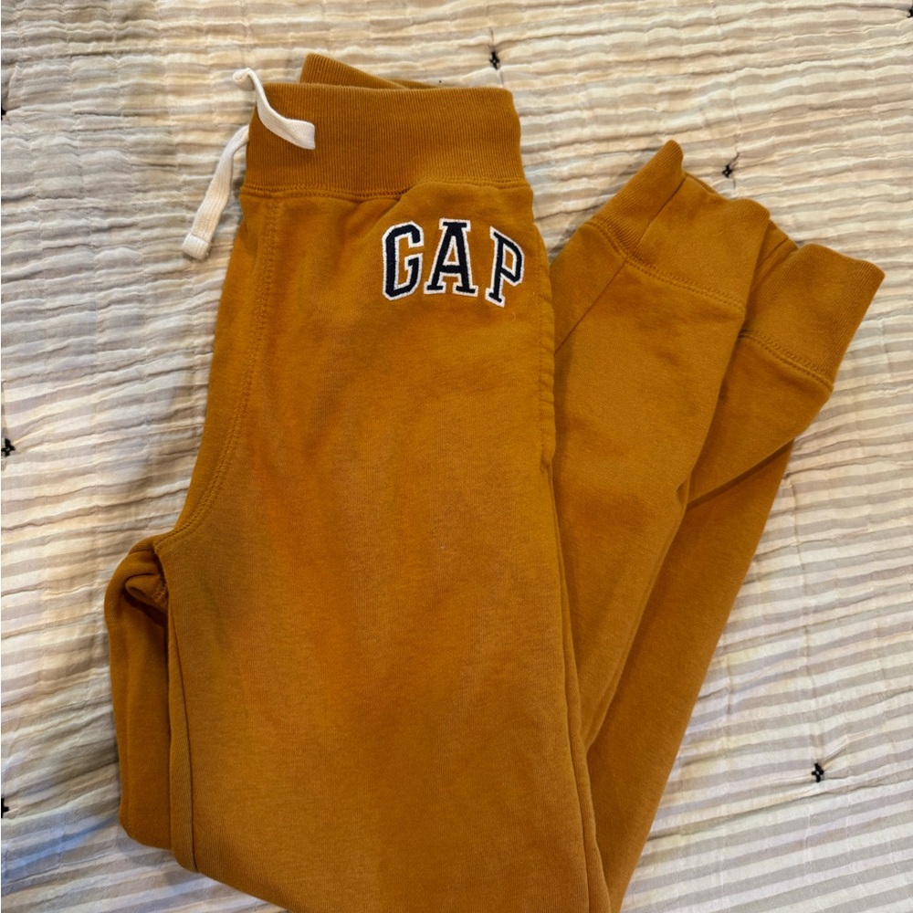 Gap golden unisex joggers. Size XL